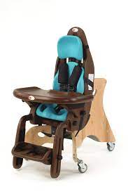 Butaca con base de madera rodante MPS